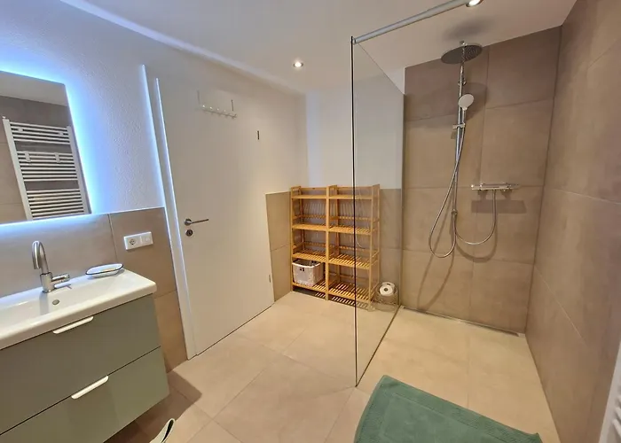 Luise Unterhalb Der Burg Lindenfels